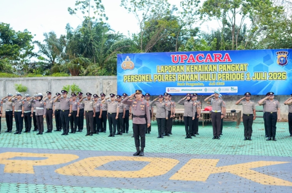 67 Personel Polres Rohul Naik Pangkat, Kapolres Tekankan Profesionalisme dan Tanggung Jawab