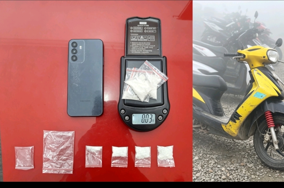 Digerebek Tengah Malam, Diduga Pengedar Sabu Ditangkap di Ujung Batu, Polisi Sita 8,03 Gram Sabu